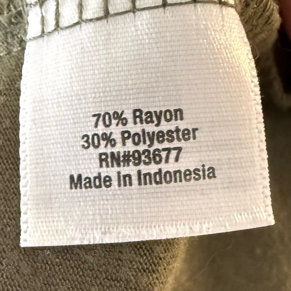 a.n.a. A new approach Green Ruffle Sleeveless off shoulder Top Size M casual - Picture 5 of 7